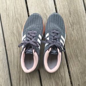 Like new Adidas Cloudfoam Tennis Shoes